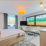 Sarnia 6a Aparthotel 3*