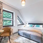 Sarnia 6a Aparthotel 3*